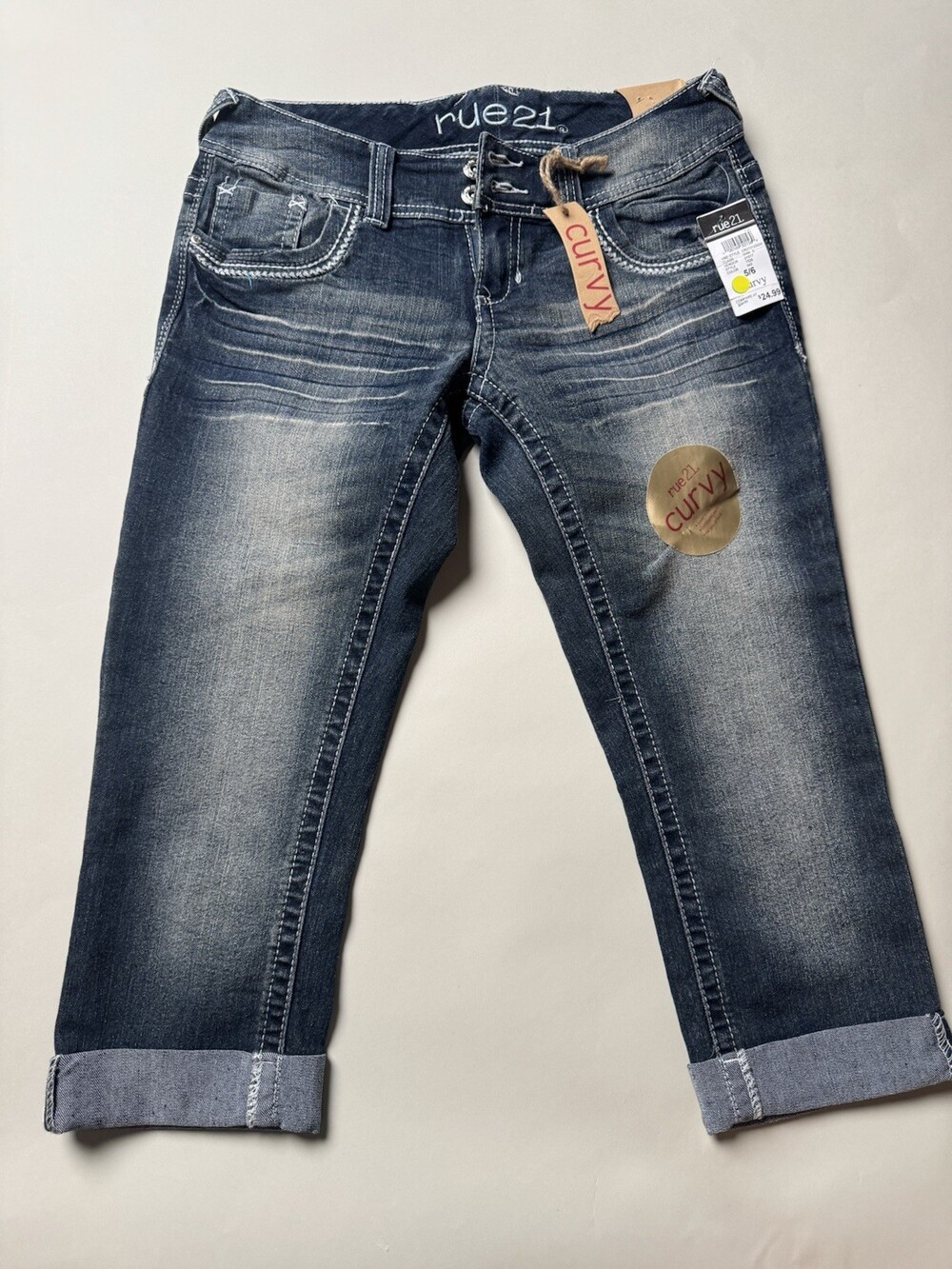 Rue21 Curvy Cropped Women's size 5/6 Dark Wash Blue Denim jeans